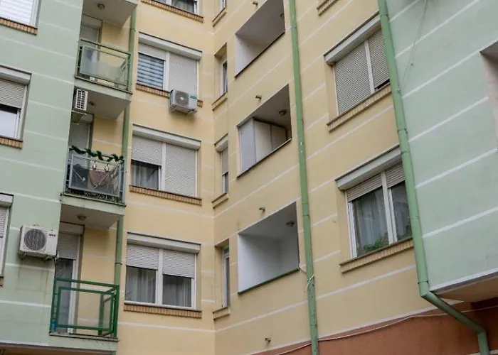 公寓 Innocence Sajam *