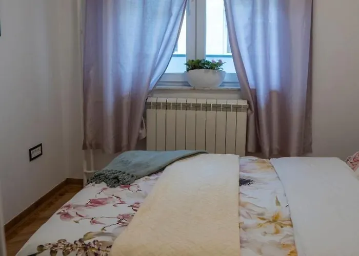 公寓 Innocence Sajam *