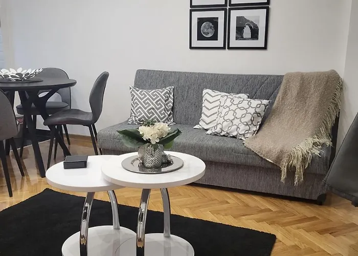 公寓 Innocence Sajam *